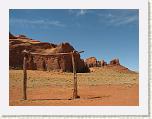 15 Monument Valley - Near Suzie Yazzie's Hogan * 2592 x 1944 * (605KB)